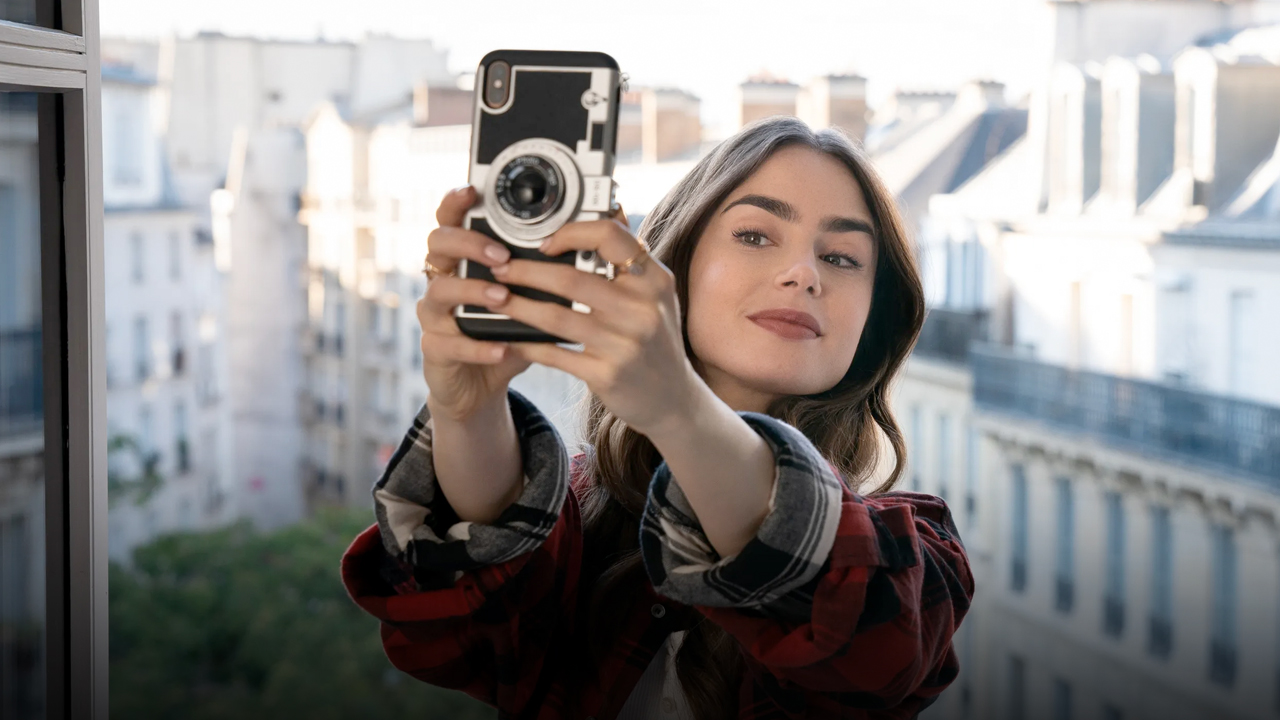 Lily Collins partage les premières images de la saison 3 de "Emily in Paris"