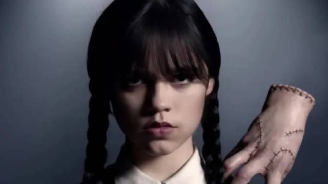 Comment va mercredi la nouvelle série de Tim Burton pour Netflix : fuite d'images - Yahoo Style