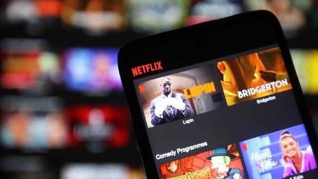 Netflix : les 5 séries les plus regardées du moment et qui sont idéales pour "marathon" - Style Yahoo