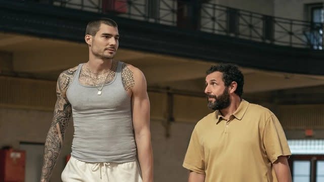 Netflix : une série et un documentaire sur la NBA après la fureur du film Garra - Yahoo Style