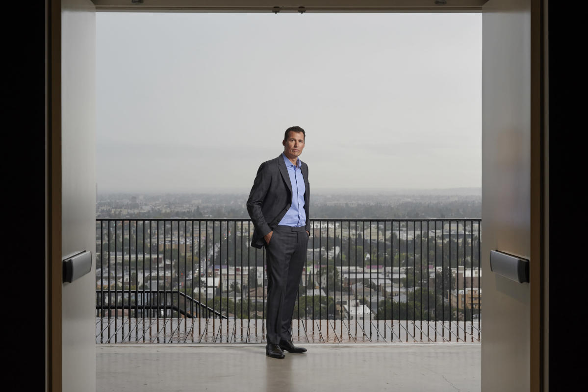 Toujours chancelant, Netflix parie gros sur "Grey Man" - Yahoo Finance