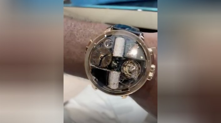 Antonio Brown achète "Parrain" Regarder Lacées de 666 diamants