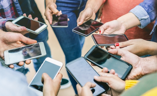 Après sa série A, l'équipe de Poparazzi prépare une nouvelle application sociale qui va au-delà des photos - TechCrunch