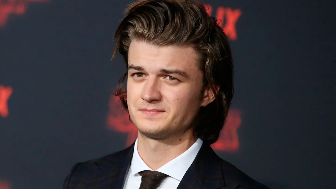 "C'est vraiment ridicule": Joe Keery de 'Stranger Things' critique l'obsession qui tourne autour de ses cheveux