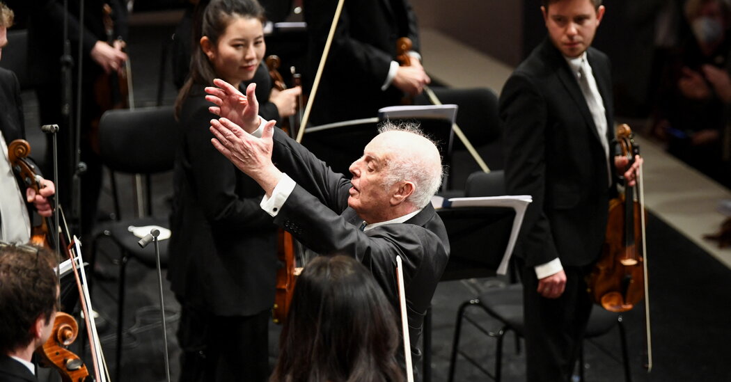 Daniel Barenboim, chef d’orchestre vedette, se retire du cycle « Ring » à Berlin
