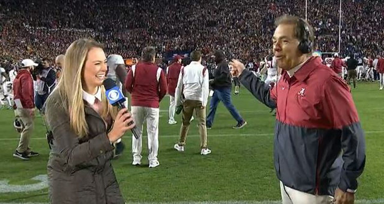 Jamie Erdahl défend la vidéo « B1G sur CBS » en utilisant la musique « SEC », tandis qu’une vidéo parodique hilarante devient virale