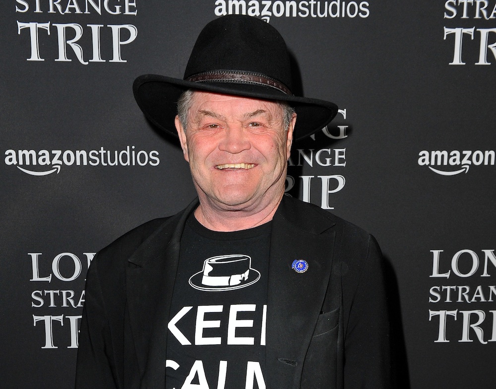 Le dernier singe survivant, Micky Dolenz, poursuit le FBI