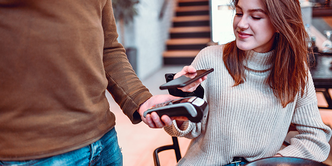 Le moment est-il venu pour que la technologie des cartes de crédit côté table se généralise en Amérique ?  - RetailWire
