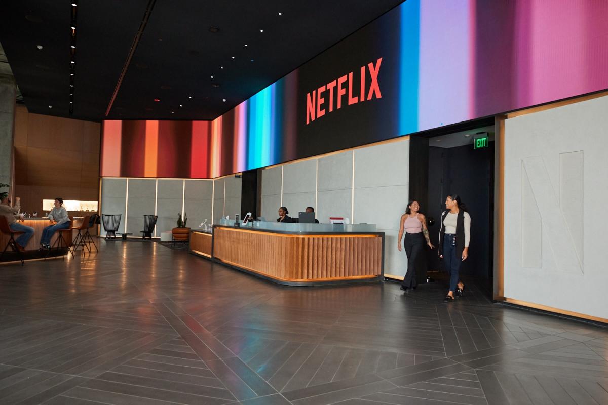 Netflix fête ses 25 ans avec un avenir incertain en tant que leader du streaming - Yahoo Style