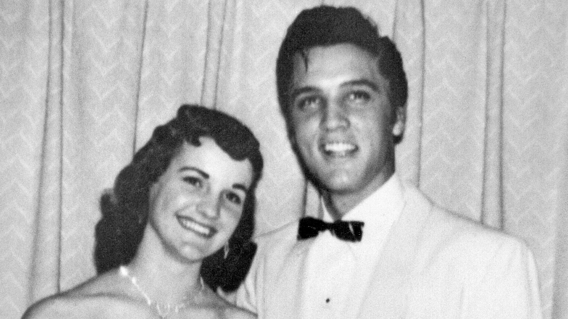 Raison choquante pour laquelle la chérie d’Elvis au lycée a rompu avec le chanteur « timide » juste avant l’apogée de sa renommée…