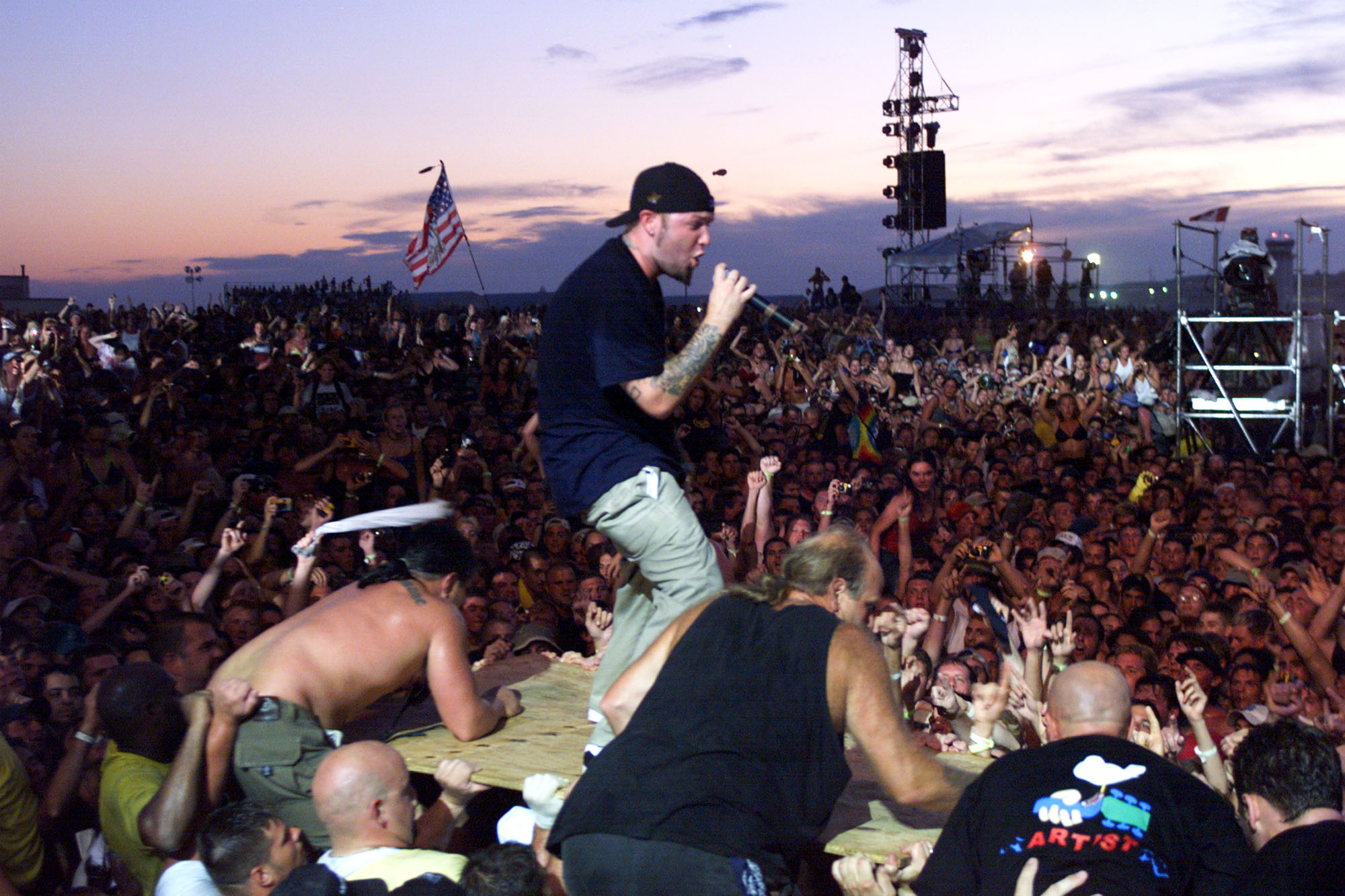 Trainwreck: Woodstock '99 sur Netflix : Pourquoi ce documentaire du festival est si difficile à accepter... - Musikexpress