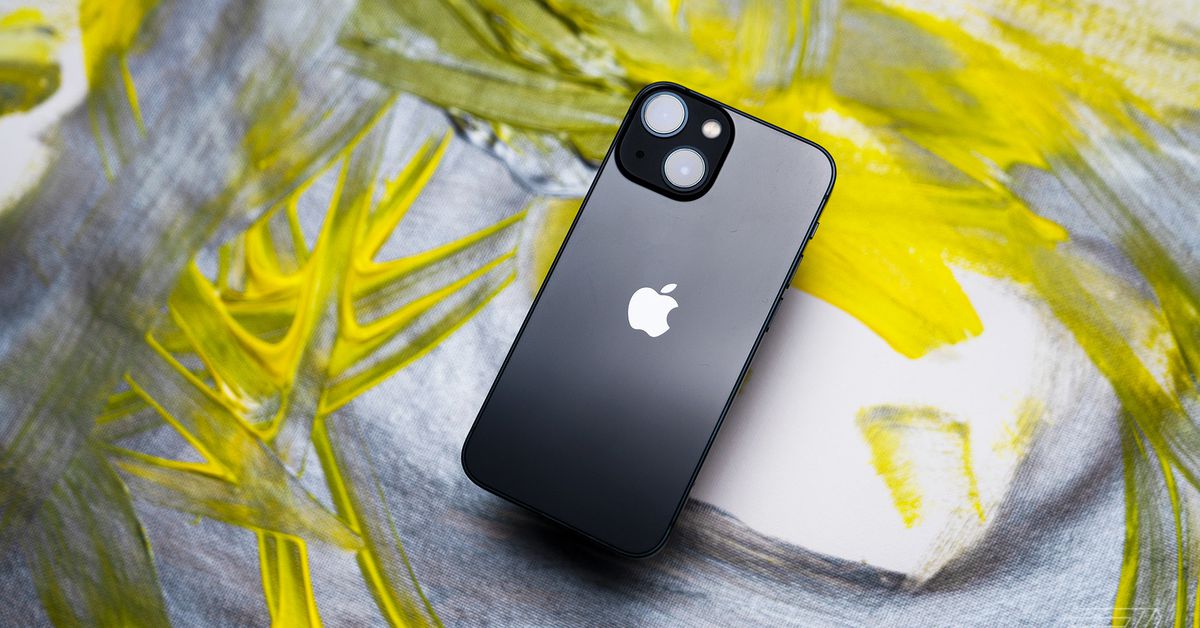 Une liaison satellite iPhone 14 pourrait dépendre de la conclusion par Apple d'un accord avec les opérateurs sans fil