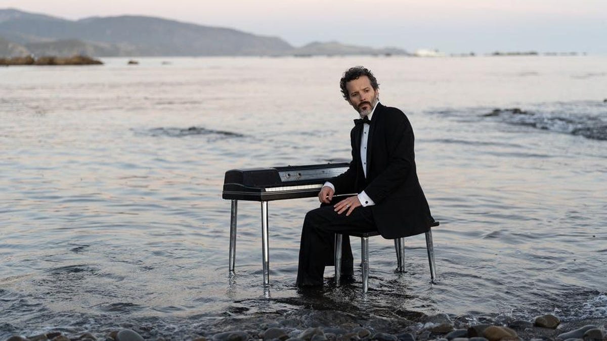 Bret McKenzie de Flight Of The Conchords parle des années 70 et 80 pour créer Songs Without Jokes