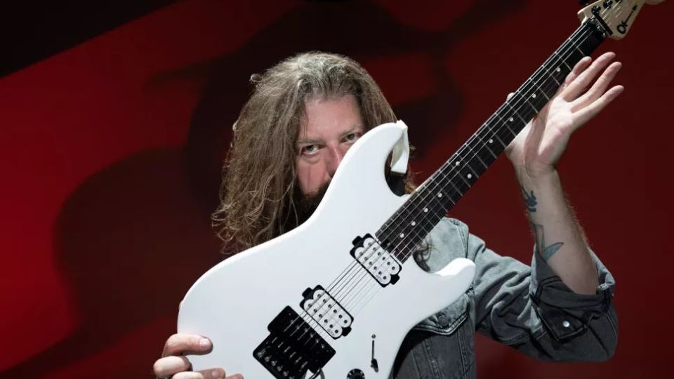 Charvel lance le nouveau modèle Jim Root Signature |  Music News @ Ultimate