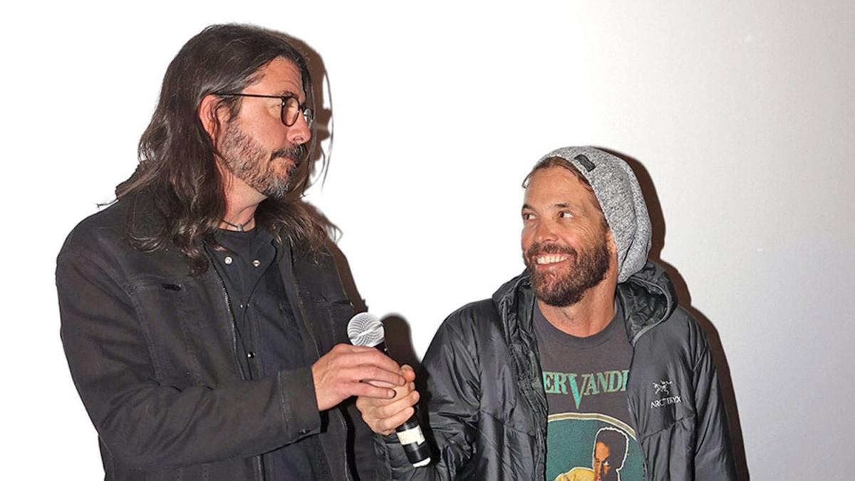 Dave Grohl s’effondre en larmes à mi