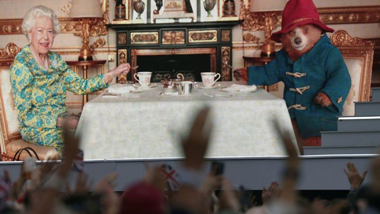 Grande-Bretagne : Netflix, cinéma, clips et punk : The Queen dans la pop culture – STERN.de