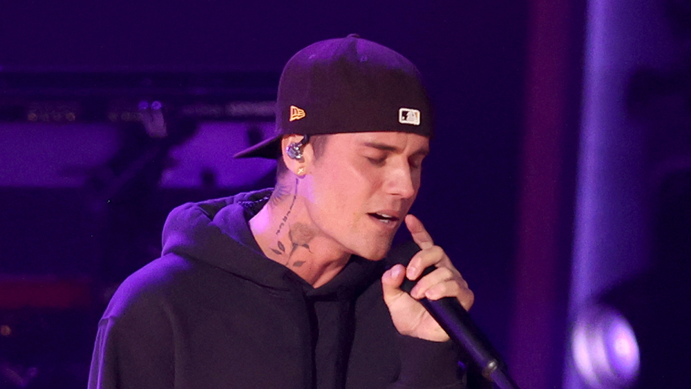 Justin Bieber reporte les dates de la tournée « Justice » restantes