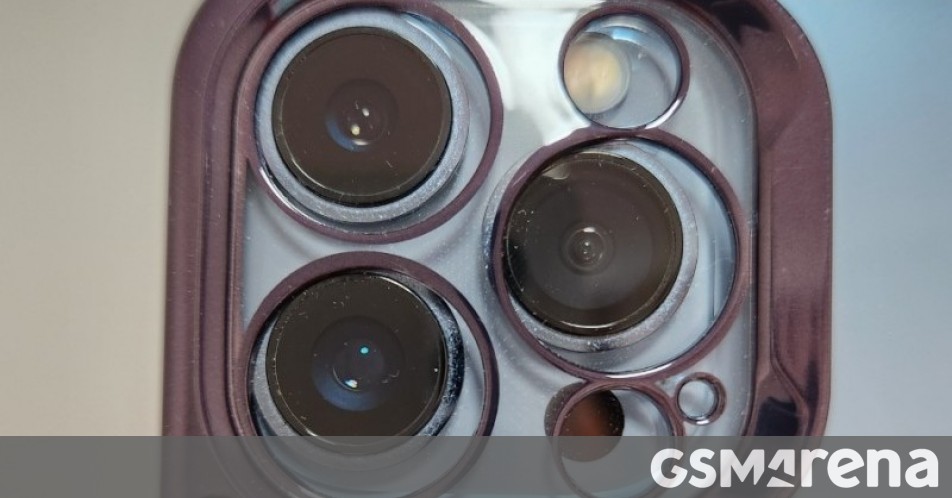 La fuite de l'étui Apple iPhone 14 Pro fait allusion à des objectifs d'appareil photo plus grands - GSMArena.com