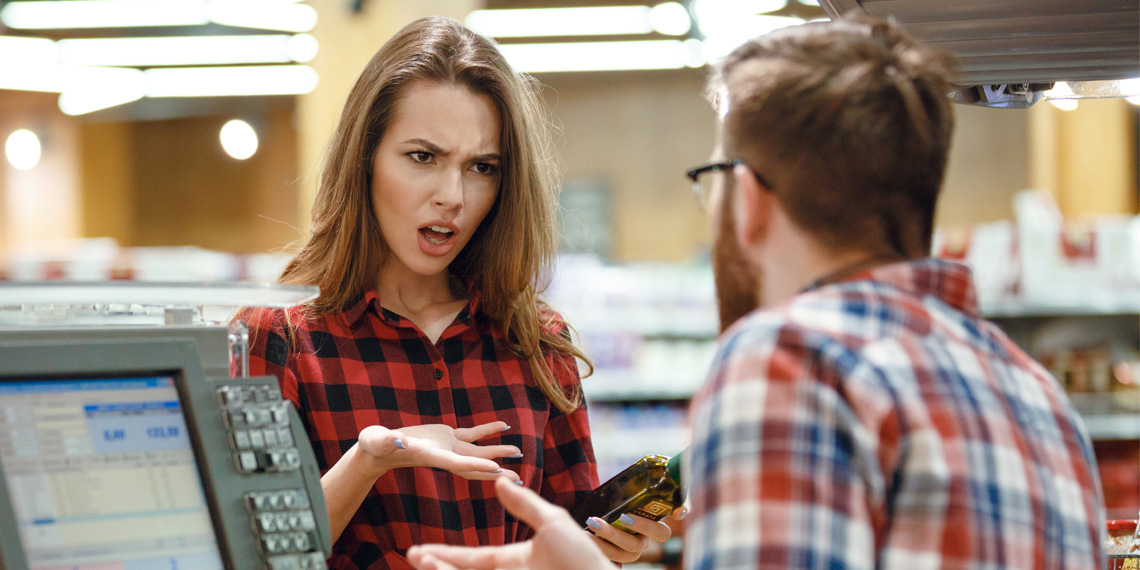 La maltraitance au travail prédit les achats impulsifs et la surutilisation du téléphone portable, selon une étude - PsyPost