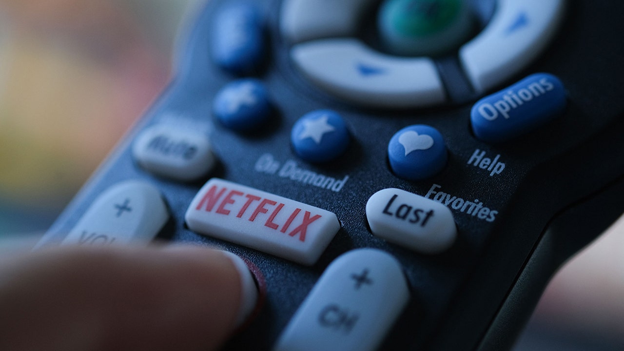 Les pays arabes du Golfe exigent que Netflix supprime le "contenu offensant" alors que le service de streaming pousse les émissions et les films LGBT - Fox Business