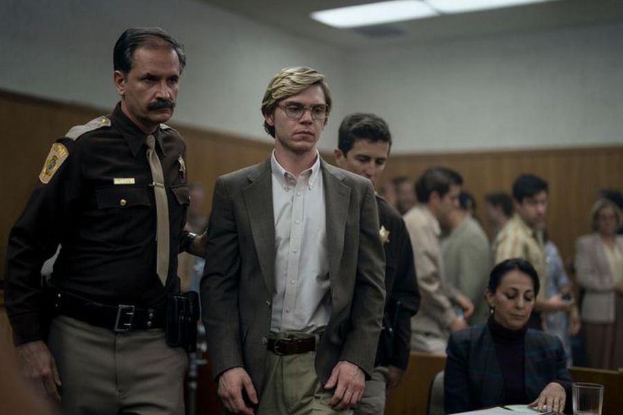 Les proches des victimes de Jeffrey Dahmer ont pointé du doigt Netflix pour sa nouvelle série sur le meurtrier : "C'est triste qu'ils ne gagnent que de l'argent avec cette tragédie"