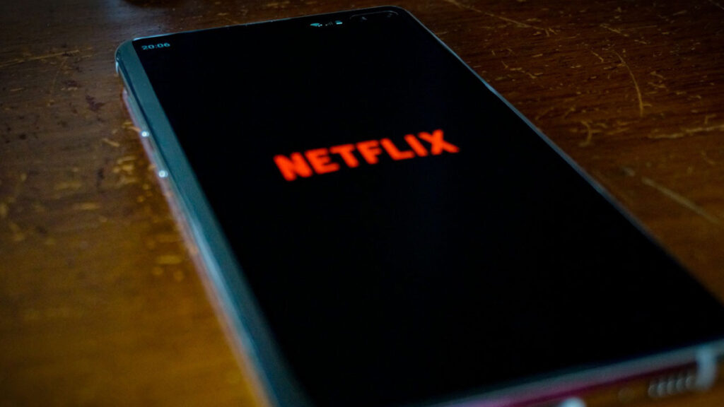 netflix-adelantaria-el-lanzamiento-de-su-plan-con-anuncios-estos-serian-los-primeros-paises-en-recibirlo