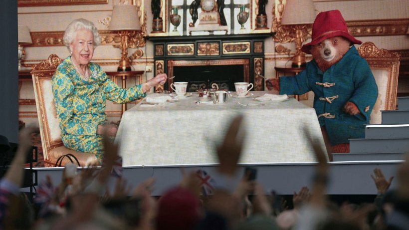 Netflix, cinéma, clips et punk : The Queen dans la pop culture - Gifhorner Rundschau