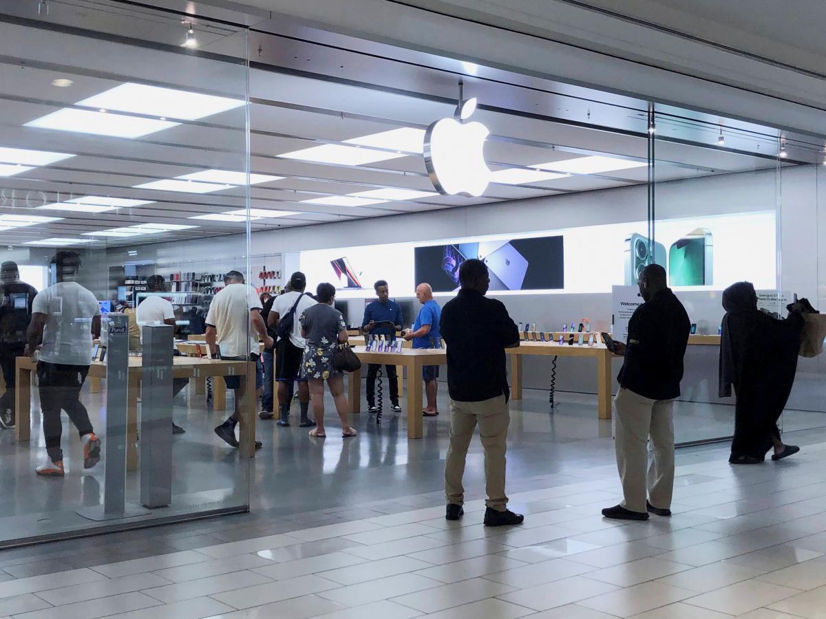 Pourquoi Apple parie sur la vente de la sécurité en tant que service - Yahoo Finance