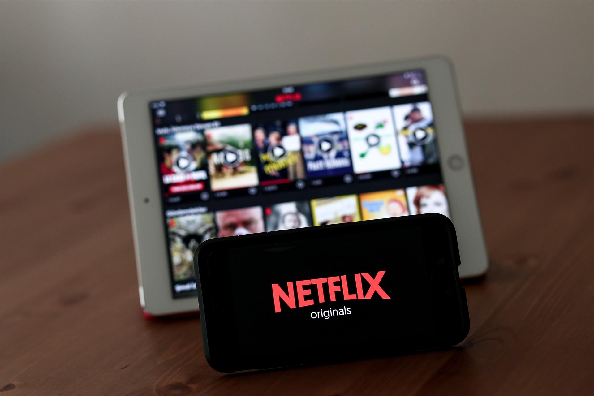 "La Couronne", "Émilie à Paris" Oui "Le sorceleur" Les paris de Netflix dominent - López-Dóriga