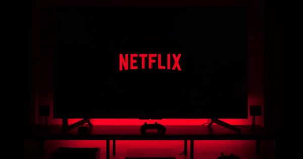 C'est la série Netflix du moment mais ils retirent leur costume pour Halloween 2022 de la vente