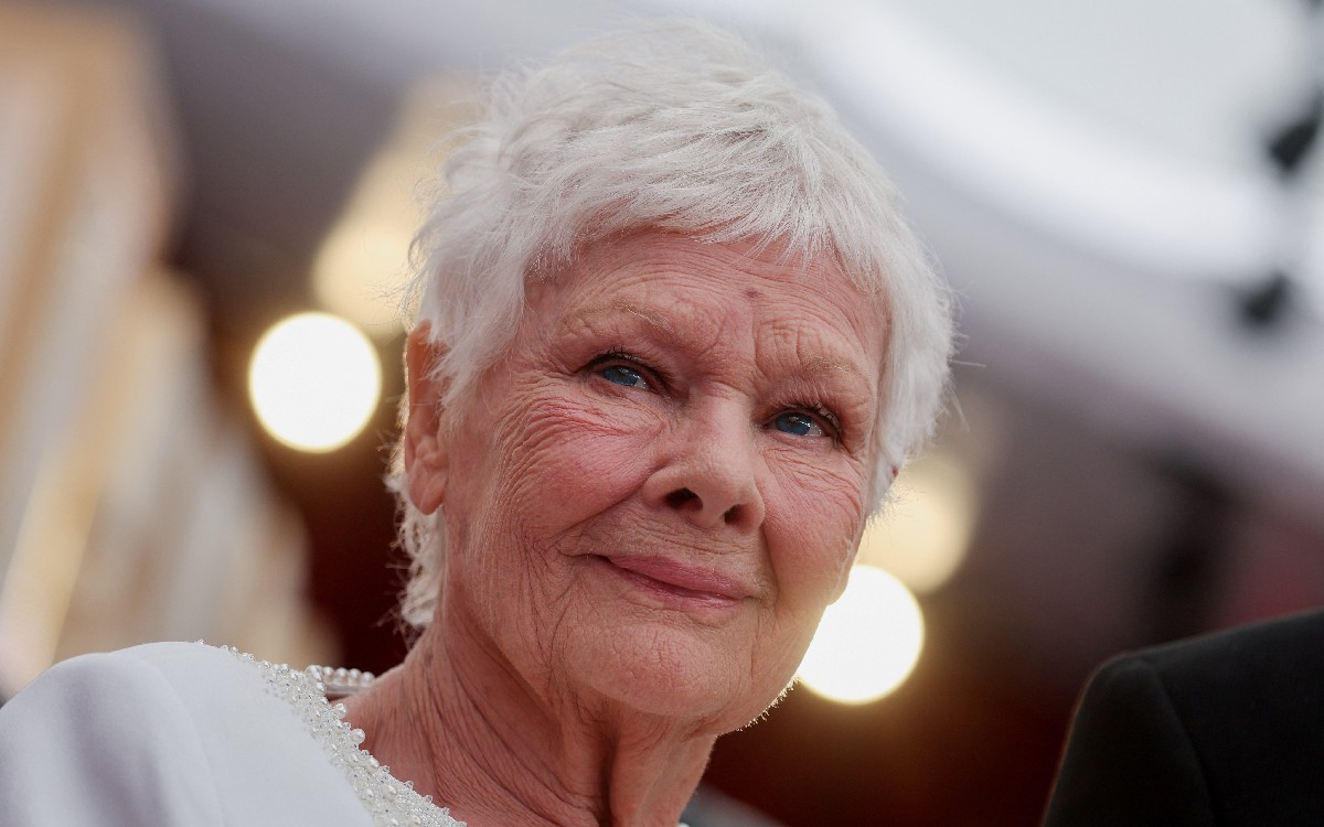 Judi Dench accuse Netflix d'avoir recours au "sensationnalisme grossier" avec "The Crown"