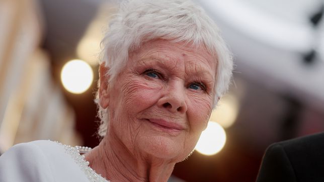 Judi Dench accuse "The Crown" et Netflix prend des mesures - AS
