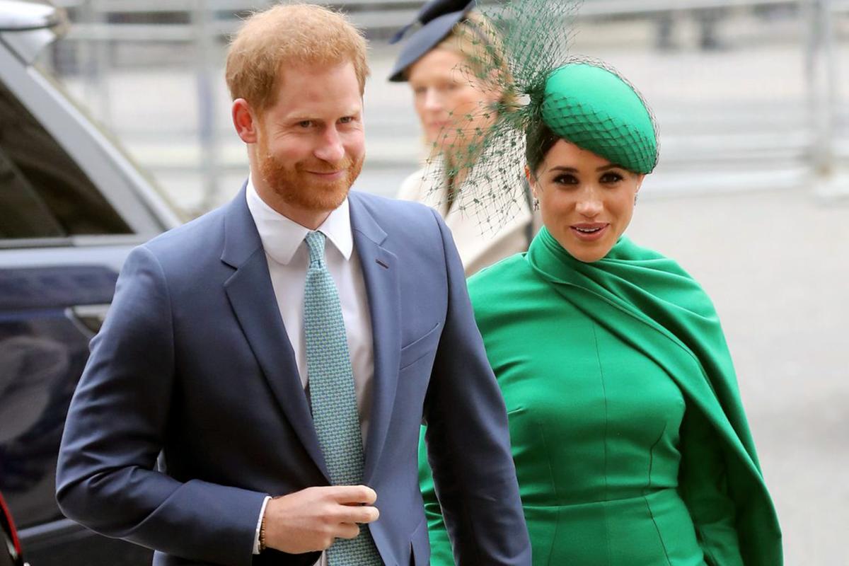 La raison pour laquelle Netflix a retardé la première de la série Harry et Meghan - Yahoo Style