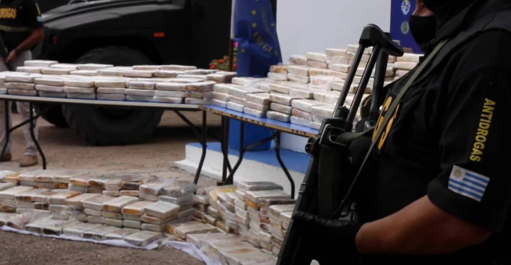 La violence liée à la drogue "que nous avons vue sur Netflix n'était pas en Uruguay comme maintenant": Ministre de la Défense - Bloomberg Line Latin America