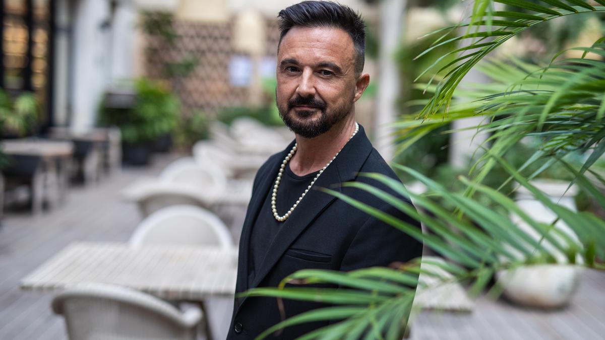 'Smiley' de Guillem Clua : la nouvelle série Netflix qui ne raconte pas une histoire d'amour gay juste pour les gays