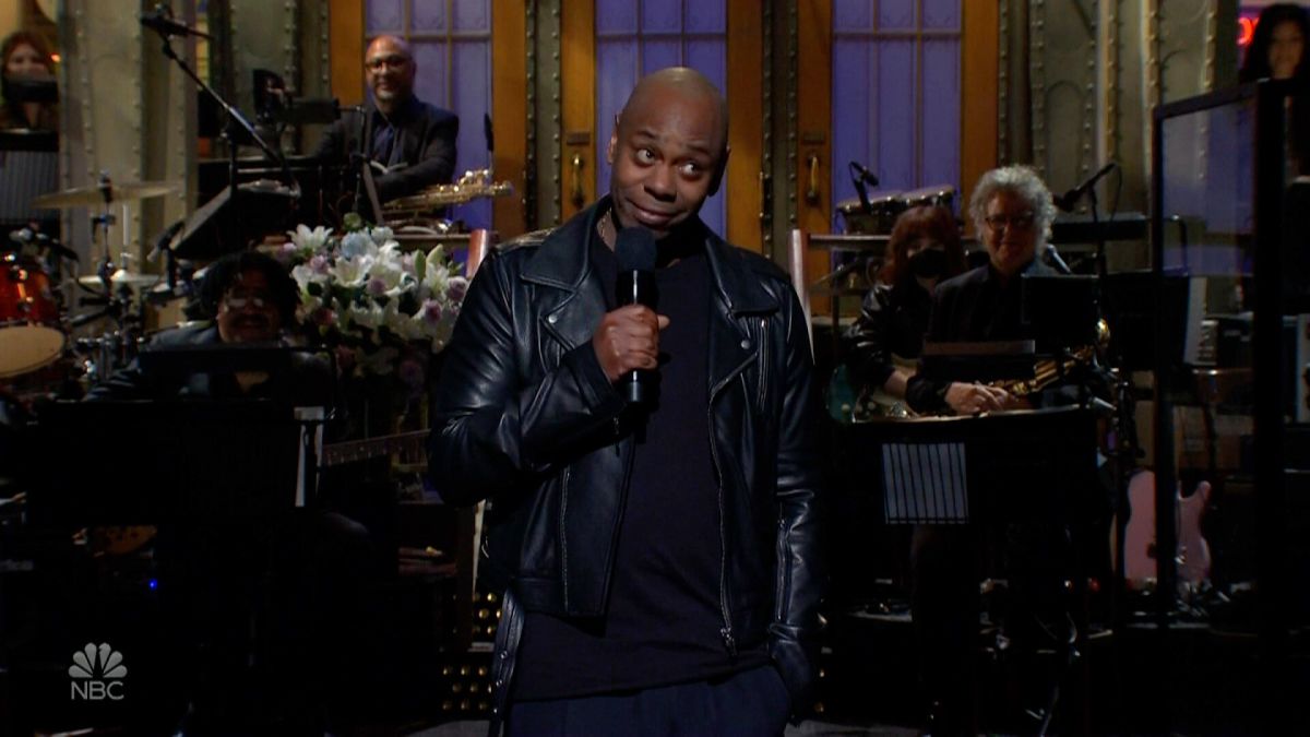 Dave Chappelle parle de Kanye, d'antisémitisme et de Trump dans un monologue de "SNL" - Cnn en espagnol