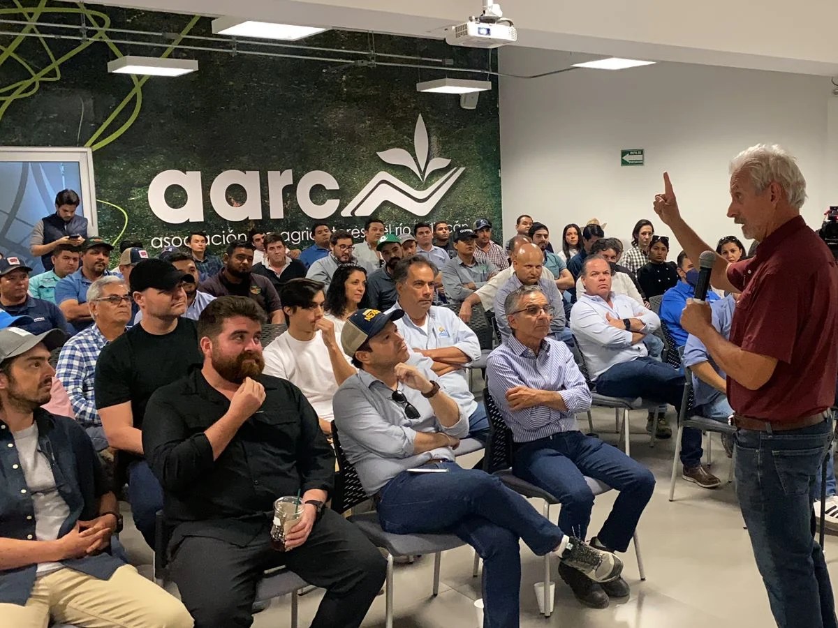 De la série Netflix "Kiss the floor" à Culiacán : Ray Archuleta arrive à l'AARC - Revista ESPEJO