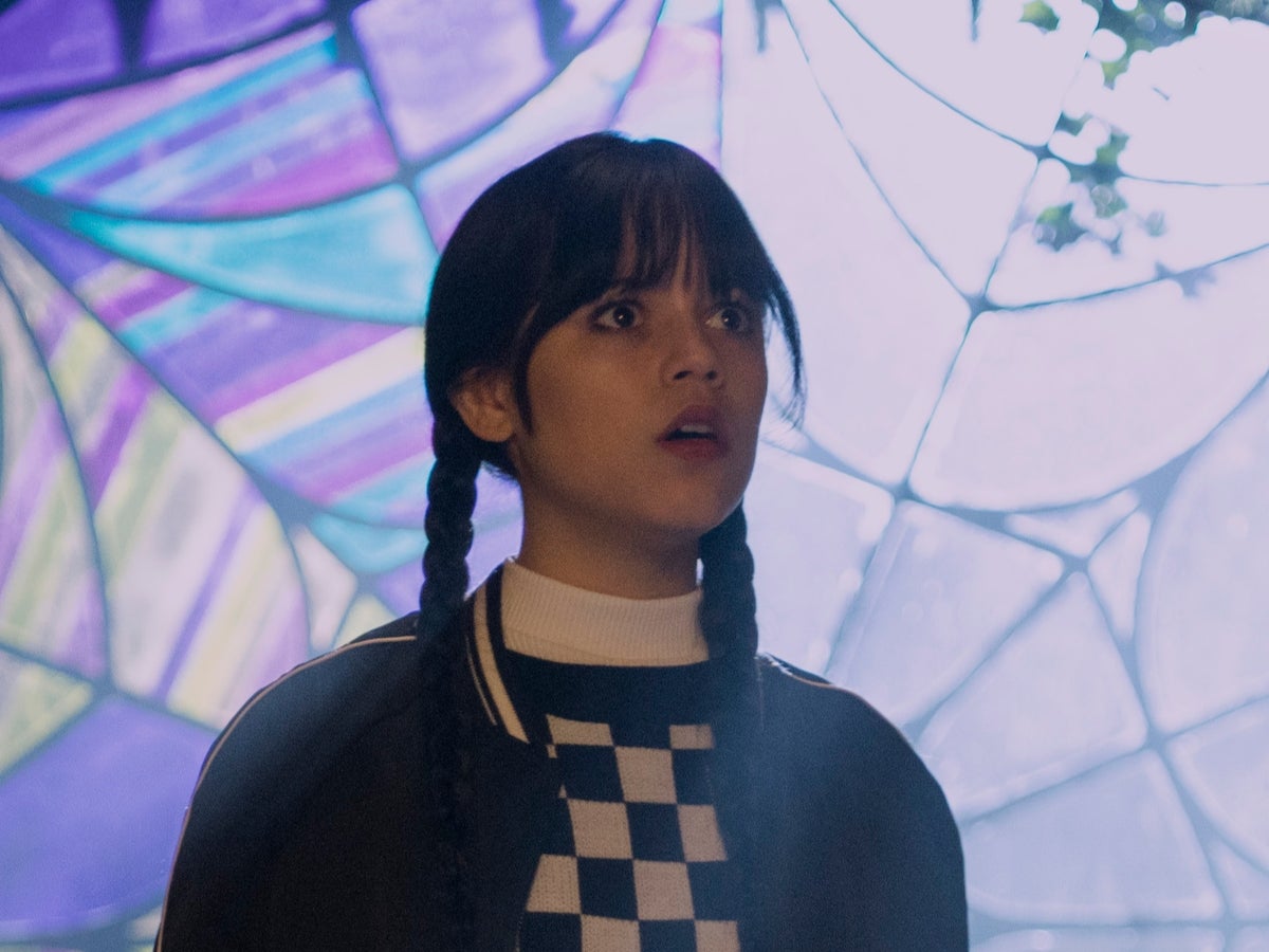 Mercredi: la série Addams Family de Netflix établit une étape surprenante pour les tomates pourries - Yahoo Style