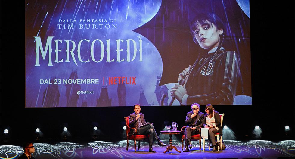 "Mercredi" sur Netflix : Tim Burton explique les différences entre sa série et "The Crazy Addams"