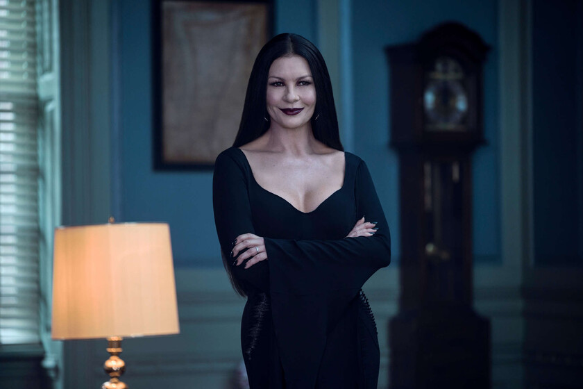 "Catherine est une Morticia iconique".  Les responsables de "Mercredi" prévoient que la saison 2 donnera... - Espinof