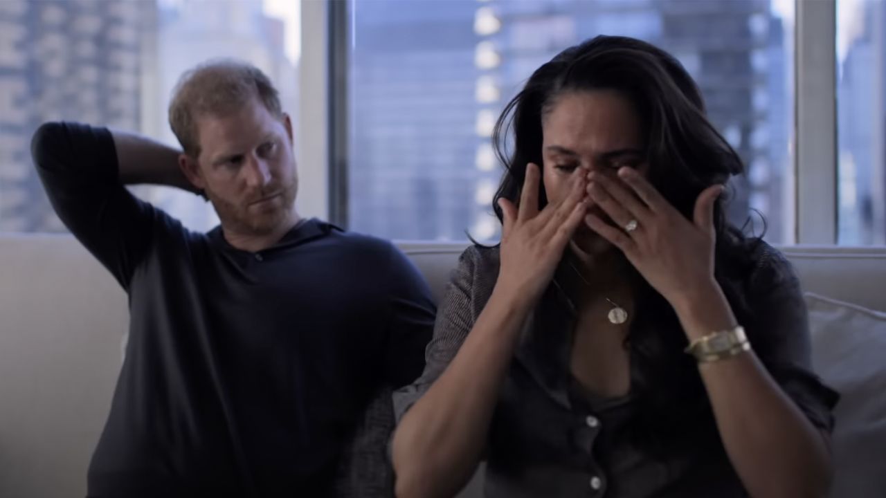 Harry compare Meghan à Diana et critique le "biais inconscient" de la royauté dans un documentaire Netflix - CNN en Español