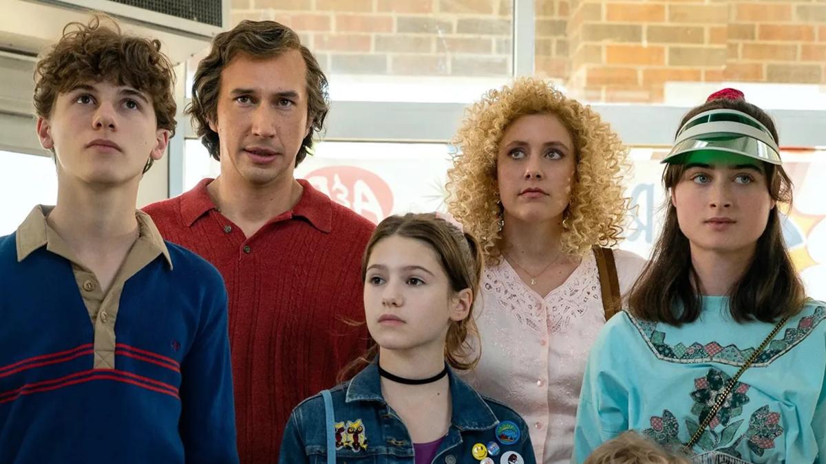 Revue de bruit de fond, film de Noah Baumbach avec Adam Driver et Greta Gerwig - Hobby Consolas