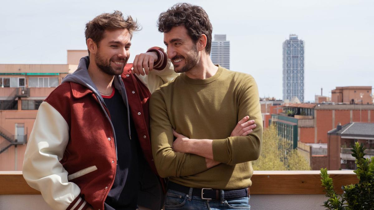 "Smiley" : "un garçon rencontre un garçon" dans une comédie romantique sur fond de Noël