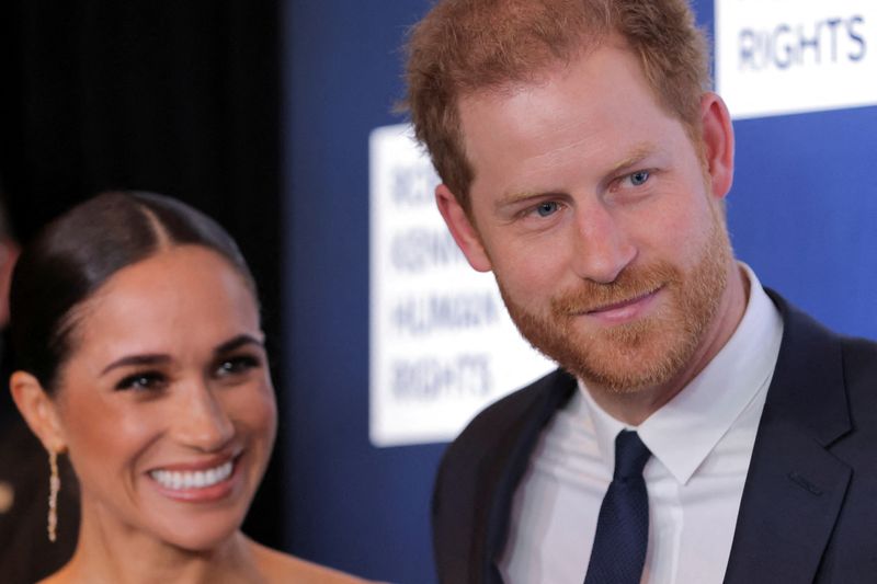 "harry et meghan" remporte le prix de la meilleure première documentaire sur Netflix - Yahoo Style