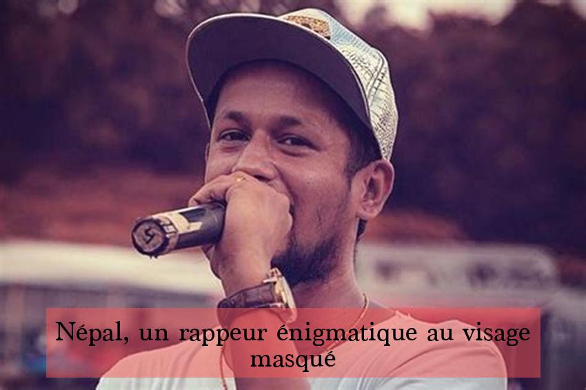 Népal, un rappeur énigmatique au visage masqué