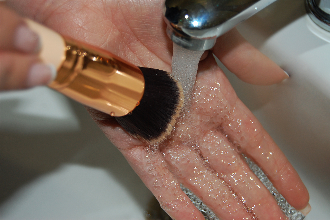 Come Pulire E Lavare I Pennelli E Le Spugnette Da Trucco Sfp Viterbo