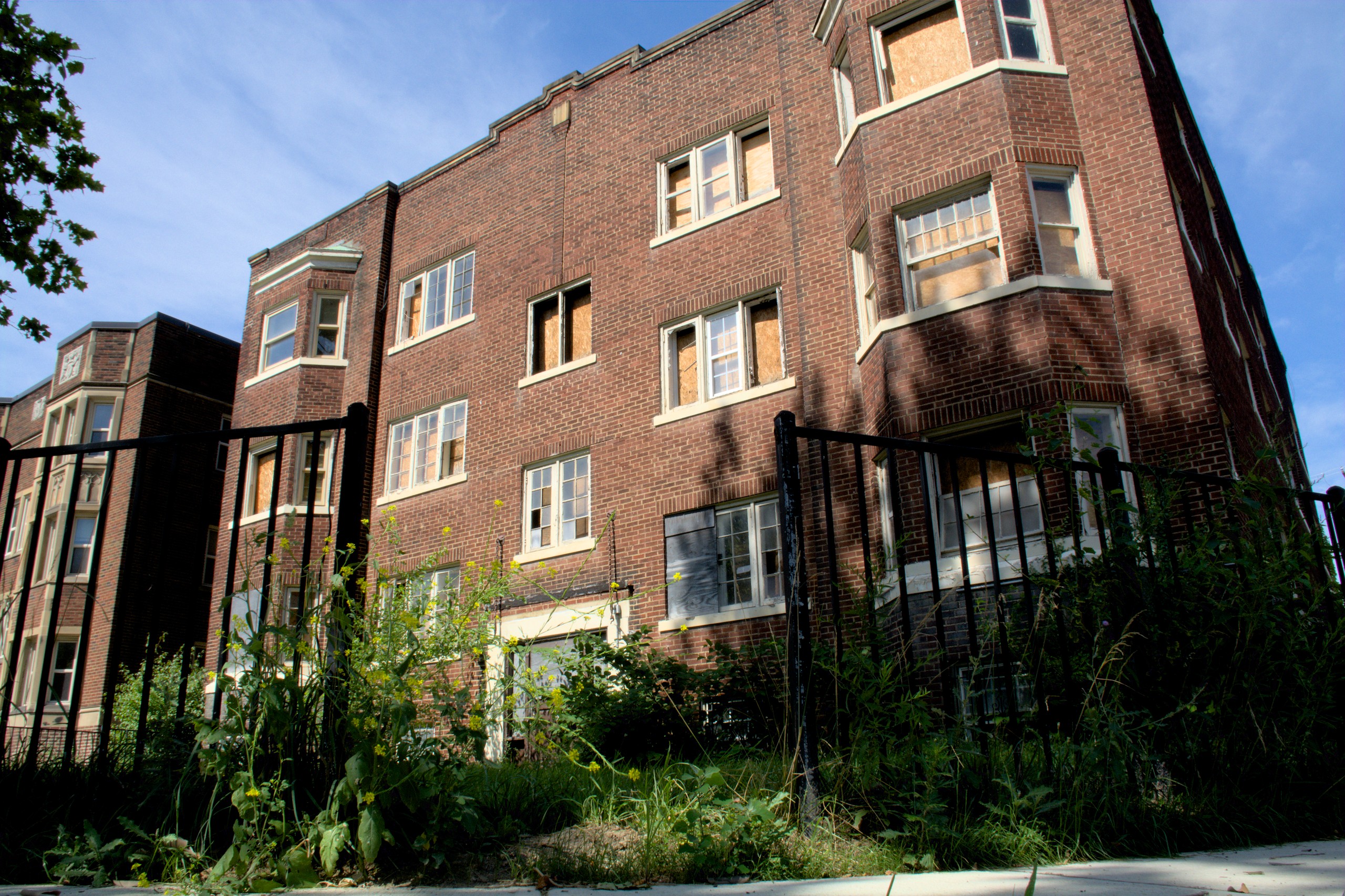Boarded-up Shaker Square apartment could get new owner, landlord says