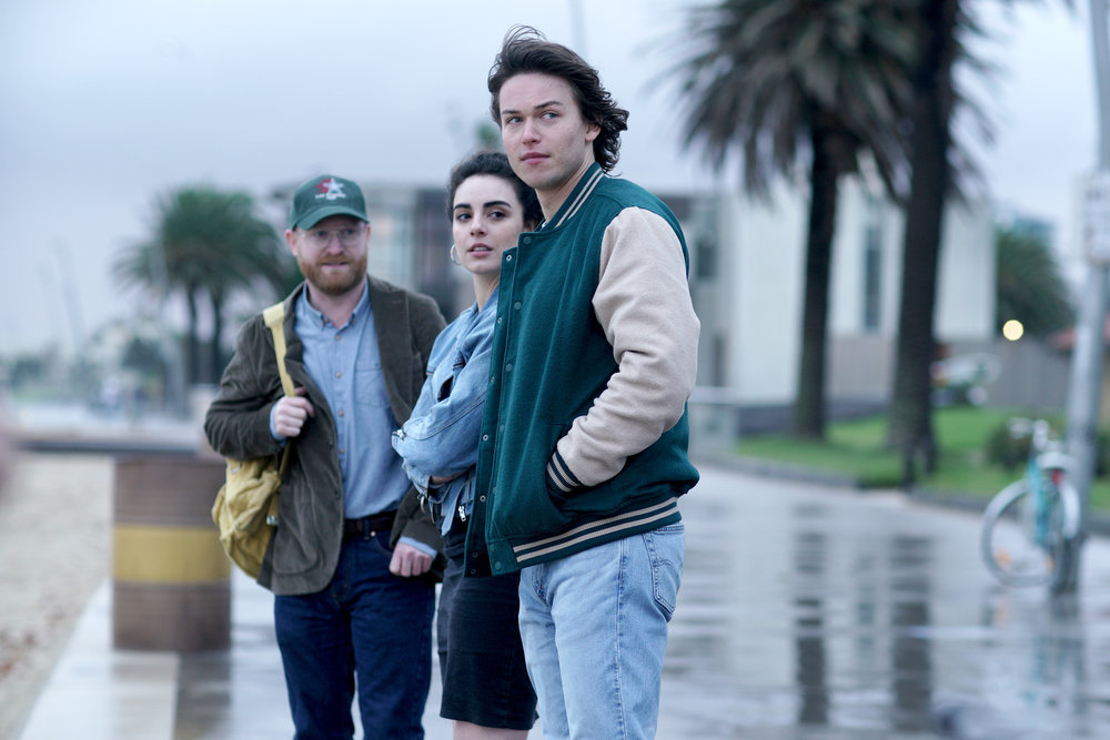 La Brea Season 2 Episode 2 The Cave Recap And Review Who Are Gavin S Parents Signal Horizon