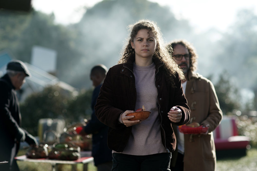 La Brea Season 2 Episode 3 The Great Escape Recap And Review Theories On The Black Rock The Tower And The Exiled Signal Horizon