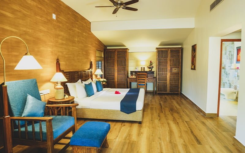 WELL-FURNISHED COTTAGES AND ROOMS